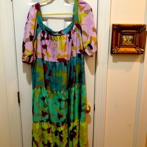 Loose maxi dress with square neck, I'm short and just did nothing for me.